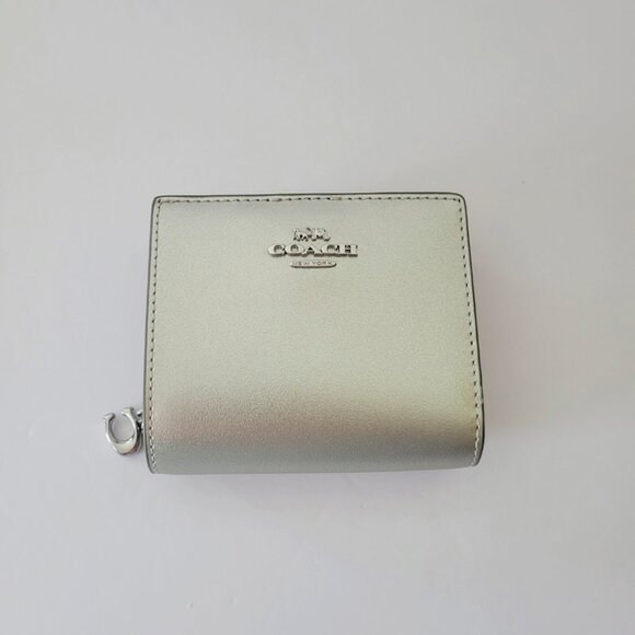 Coach CW792 Snap Wallet Pearlized Leather Metallic Light Silver - Picture 2 of 8